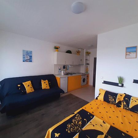 Apartment-Studio Daisy In Kiwi Gardens Complex Byala  Buitenkant foto